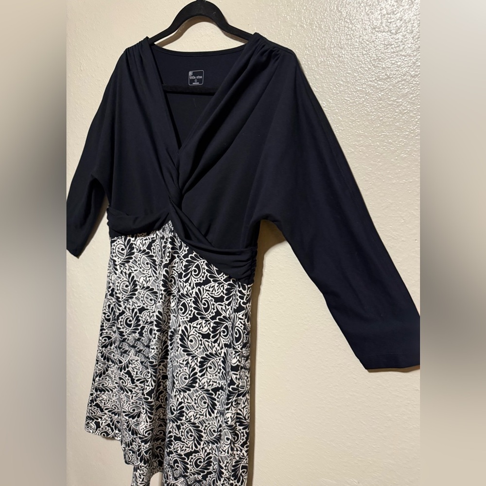 Title Nine Amelia Knot Front Dress | Black White Paisley Print | Stretch Large - Picture 3 of 5